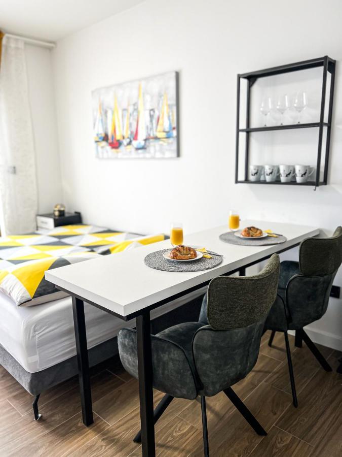 San-Studio Apartment Dugi Rat Εξωτερικό φωτογραφία