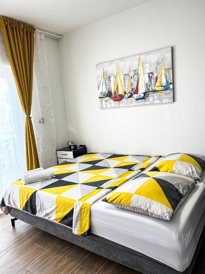 San-Studio Apartment Dugi Rat Εξωτερικό φωτογραφία