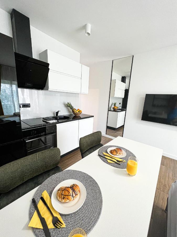 San-Studio Apartment Dugi Rat Εξωτερικό φωτογραφία